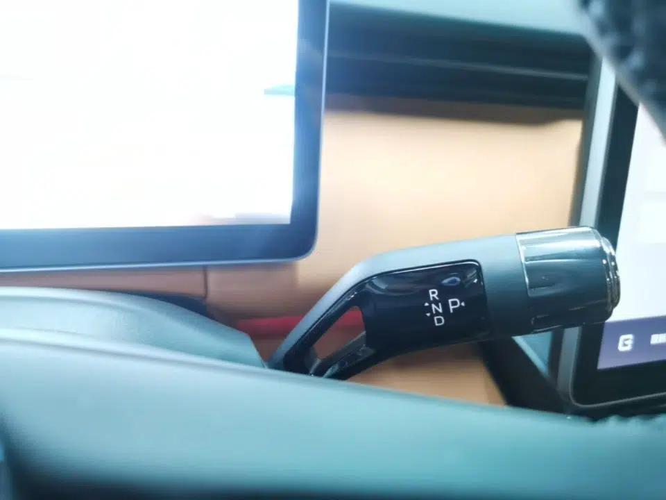 Geely Galaxy LEVC L380 2024 140-Degree 6-Seater All-Wheel-Drive Ultra — миниатюра 17