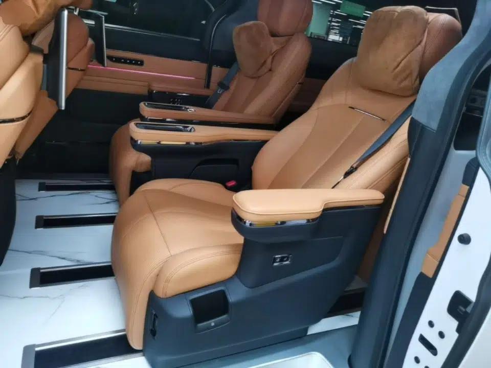 Geely Galaxy LEVC L380 2024 140-Degree 6-Seater All-Wheel-Drive Ultra — миниатюра 20