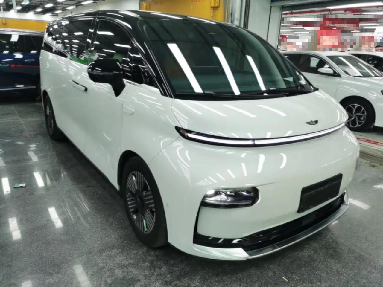 Geely Galaxy LEVC L380 2024 140-Degree 6-Seater All-Wheel-Drive Ultra — миниатюра 3