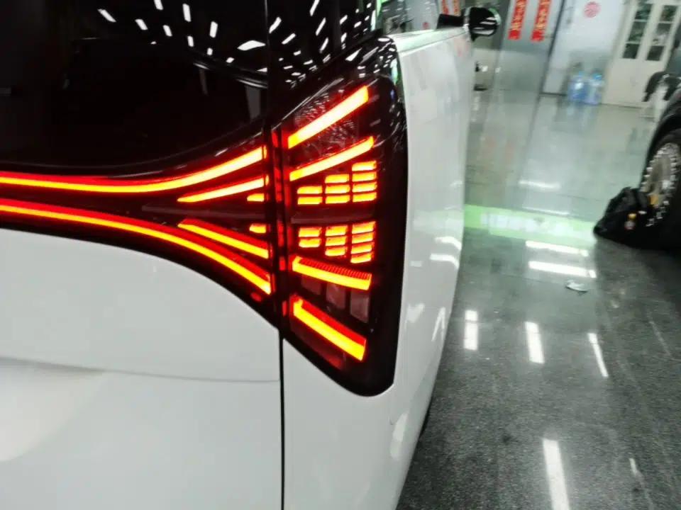 Geely Galaxy LEVC L380 2024 140-Degree 6-Seater All-Wheel-Drive Ultra — миниатюра 7