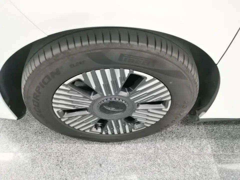 Geely Galaxy LEVC L380 2024 140-Degree 6-Seater All-Wheel-Drive Ultra — миниатюра 8