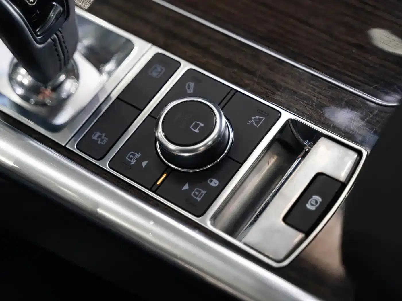 Range Rover Sport Hybrid 2019 P400e SE — миниатюра 16