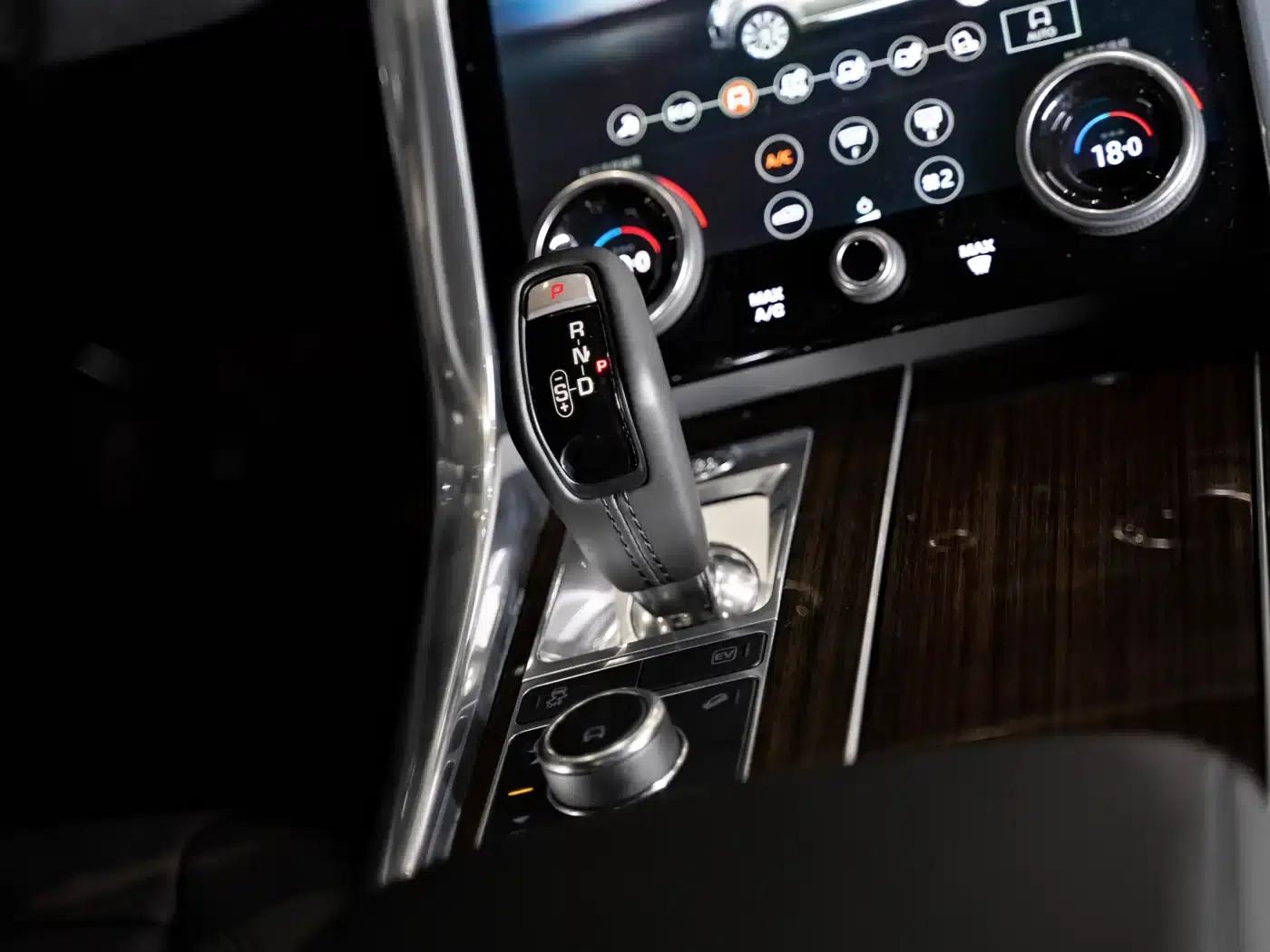Range Rover Sport Hybrid 2019 P400e SE — миниатюра 17