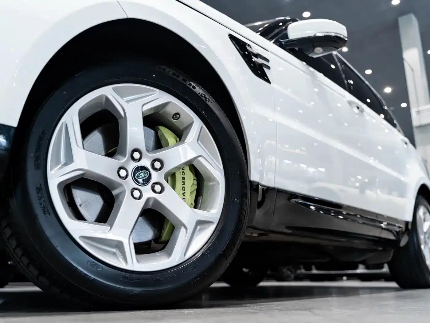 Range Rover Sport Hybrid 2019 P400e SE — миниатюра 8