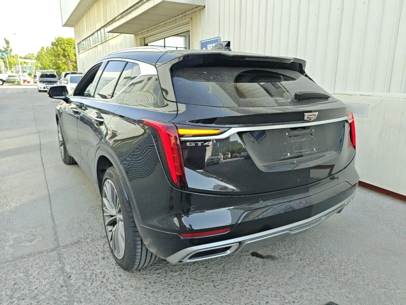 Cadillac GT4 2023 25T Luxury Model — миниатюра 4