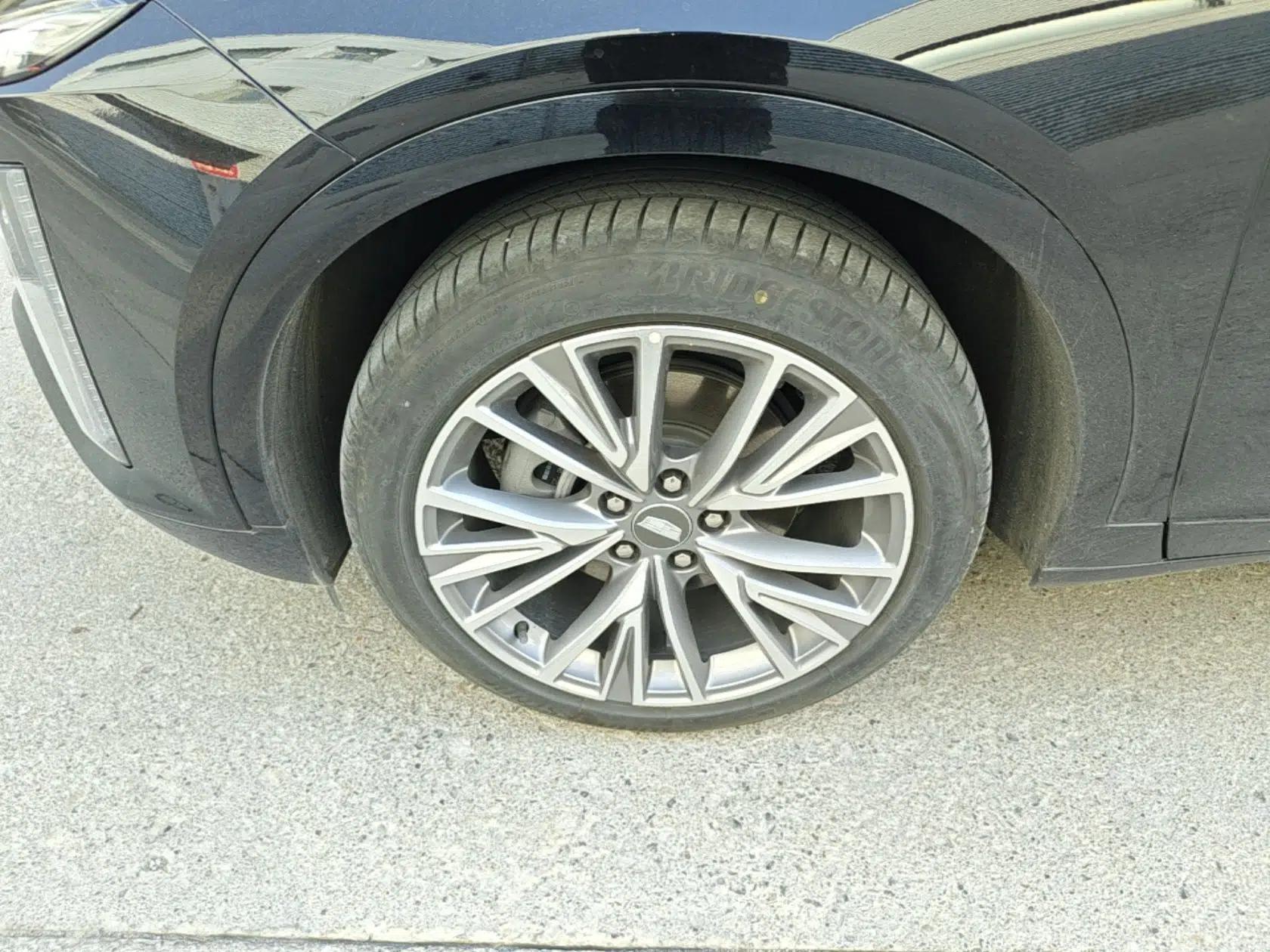 Cadillac GT4 2023 25T Luxury Model — миниатюра 8