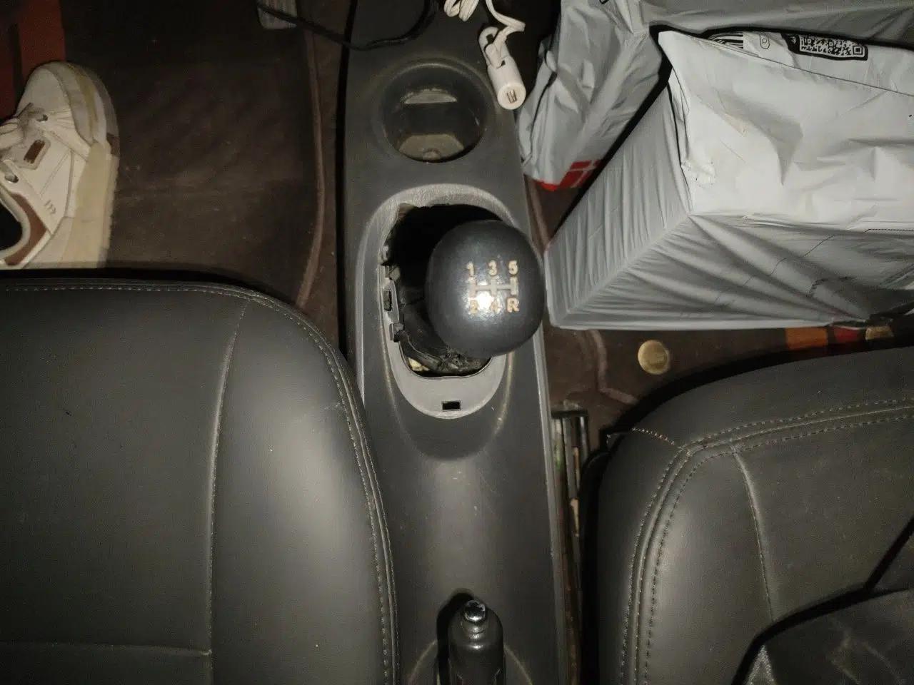 Suzuki Wagon R 2011 e 1.4L Manual Utility Model — миниатюра 15