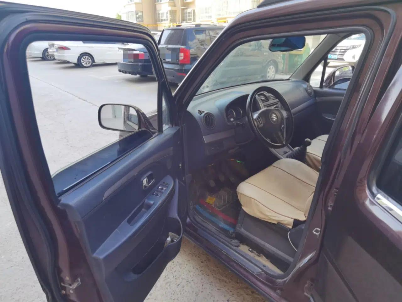 Suzuki Wagon R X5 2013 Luxury Edition 1.4L Standard Model — миниатюра 17