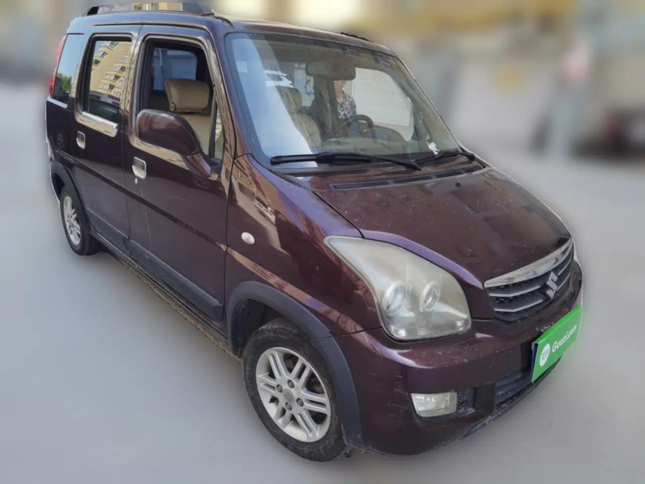 Suzuki Wagon R X5 2013 Luxury Edition 1.4L Standard Model — миниатюра 3
