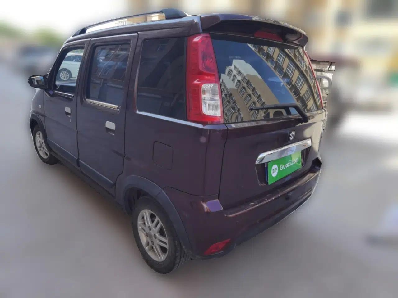 Suzuki Wagon R X5 2013 Luxury Edition 1.4L Standard Model — миниатюра 4