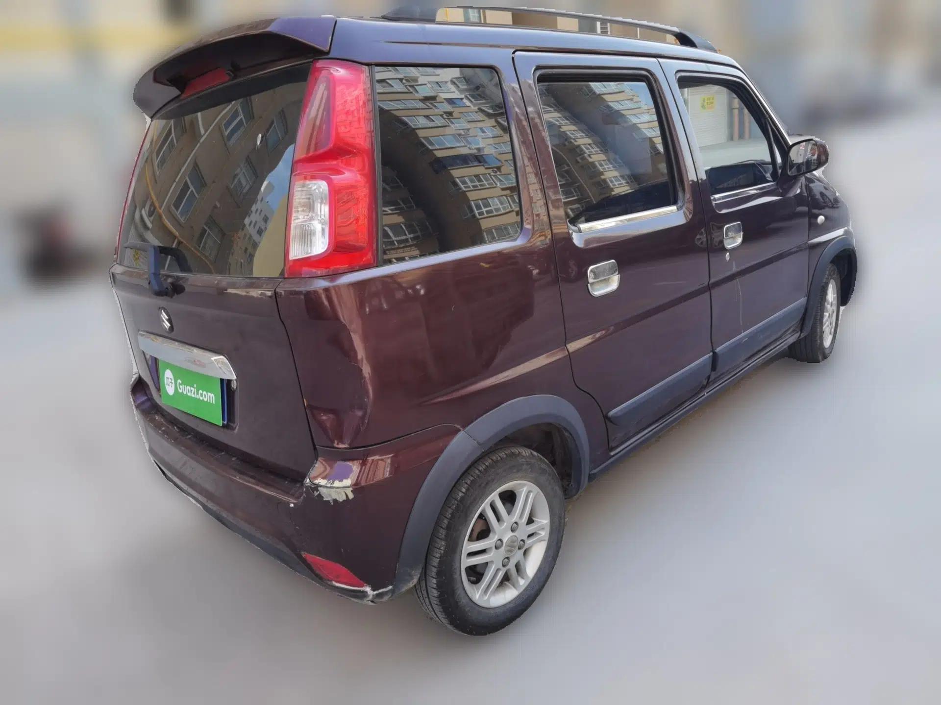 Suzuki Wagon R X5 2013 Luxury Edition 1.4L Standard Model — миниатюра 6