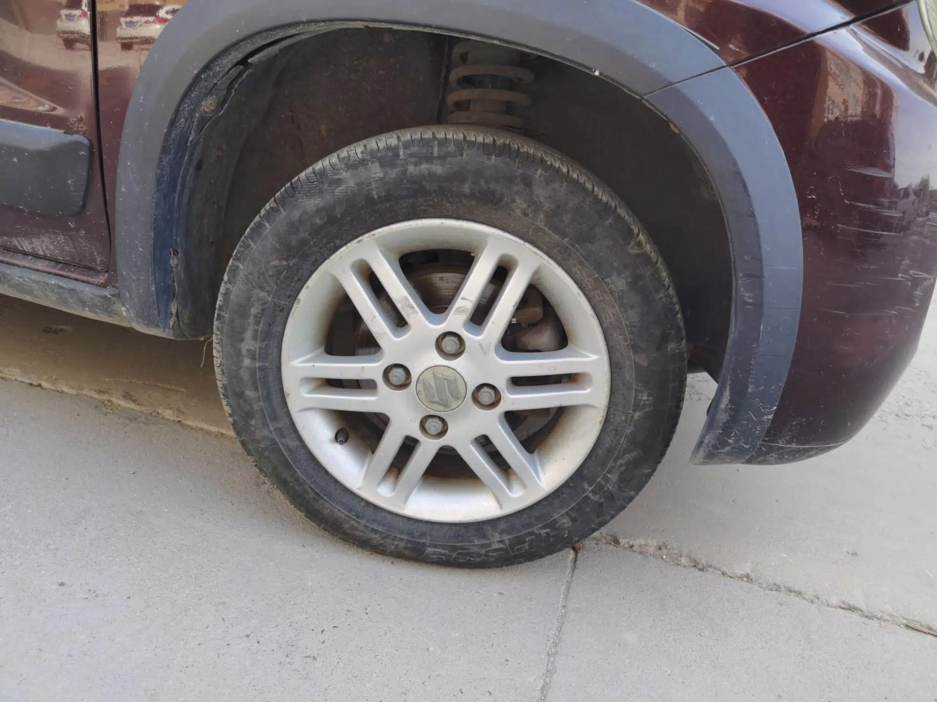 Suzuki Wagon R X5 2013 Luxury Edition 1.4L Standard Model — миниатюра 8