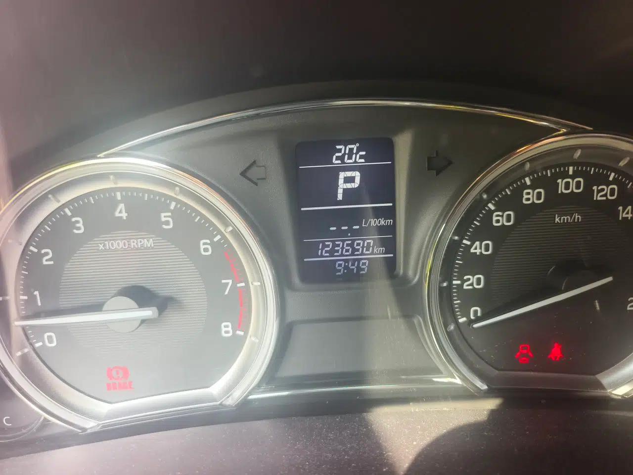 Suzuki Alivio 2015 1.6L Automatic Enjoyment Model — миниатюра 13