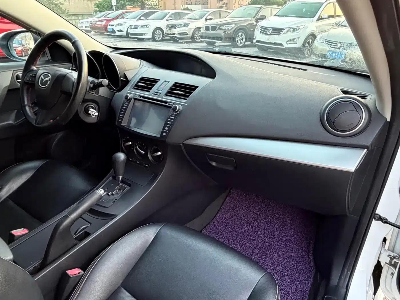 Mazda3 Axela 2013 Hatchback 1.6L Automatic Elite — миниатюра 14