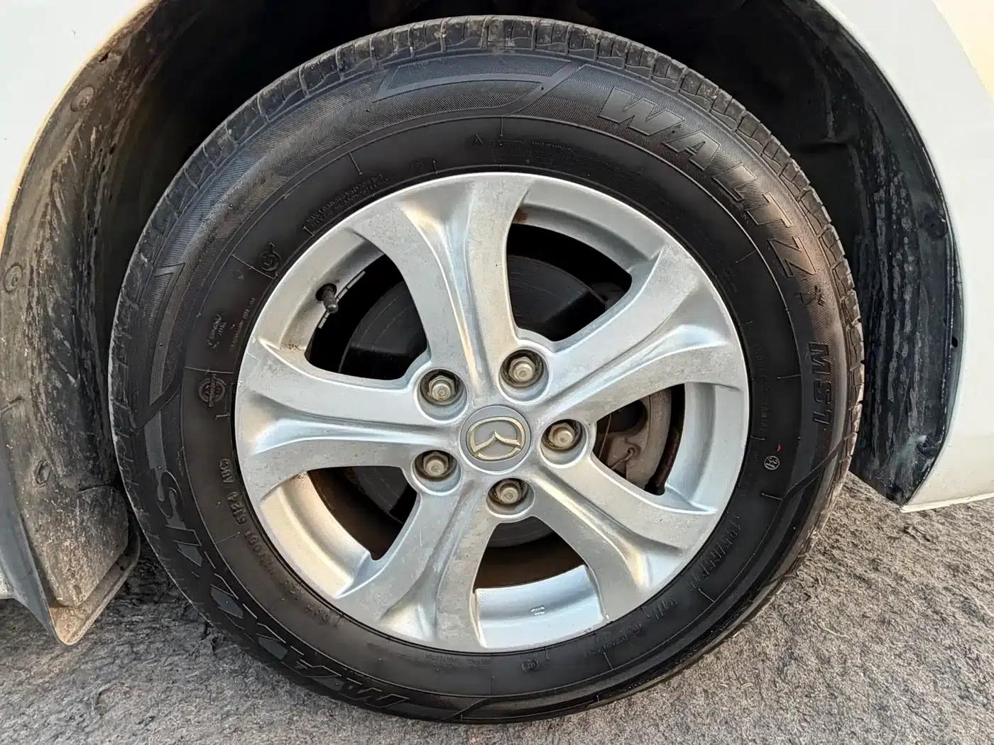 Mazda3 Axela 2013 Hatchback 1.6L Automatic Elite — миниатюра 15