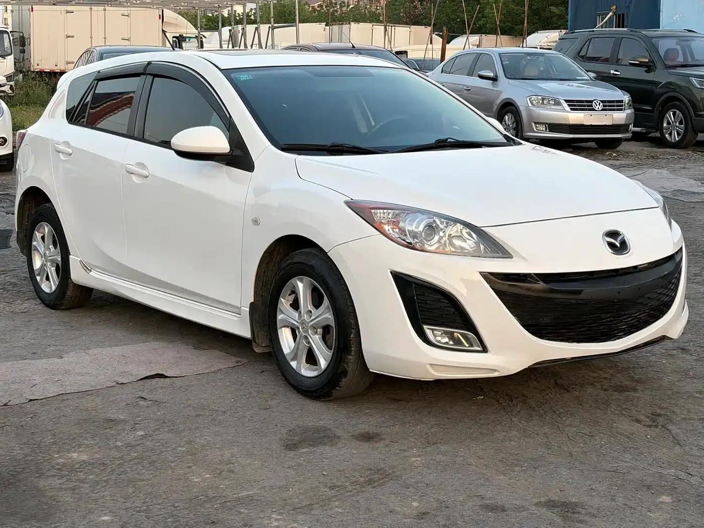Mazda3 Axela 2013 Hatchback 1.6L Automatic Elite — миниатюра 3