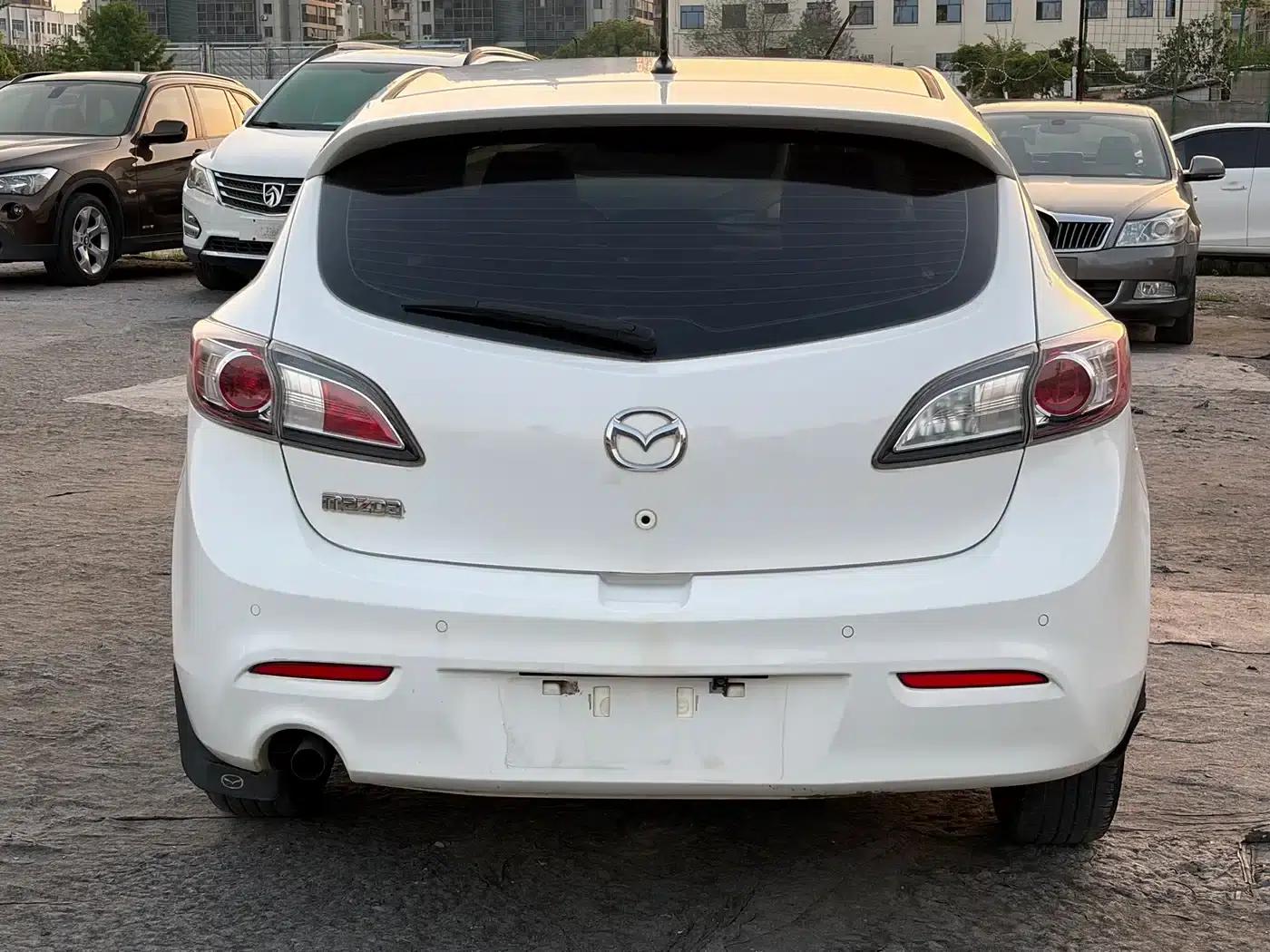 Mazda3 Axela 2013 Hatchback 1.6L Automatic Elite — миниатюра 5