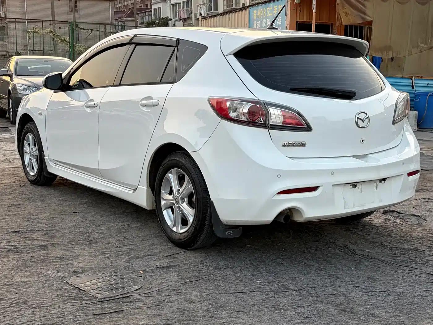 Mazda3 Axela 2013 Hatchback 1.6L Automatic Elite — миниатюра 6