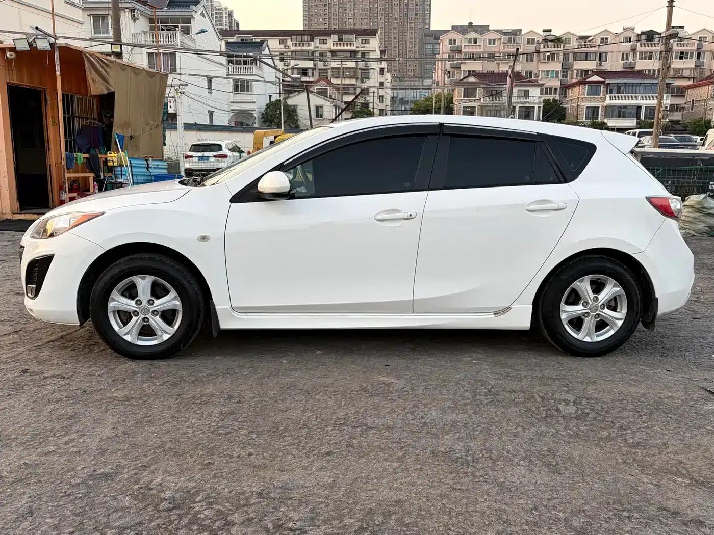 Mazda3 Axela 2013 Hatchback 1.6L Automatic Elite — миниатюра 7