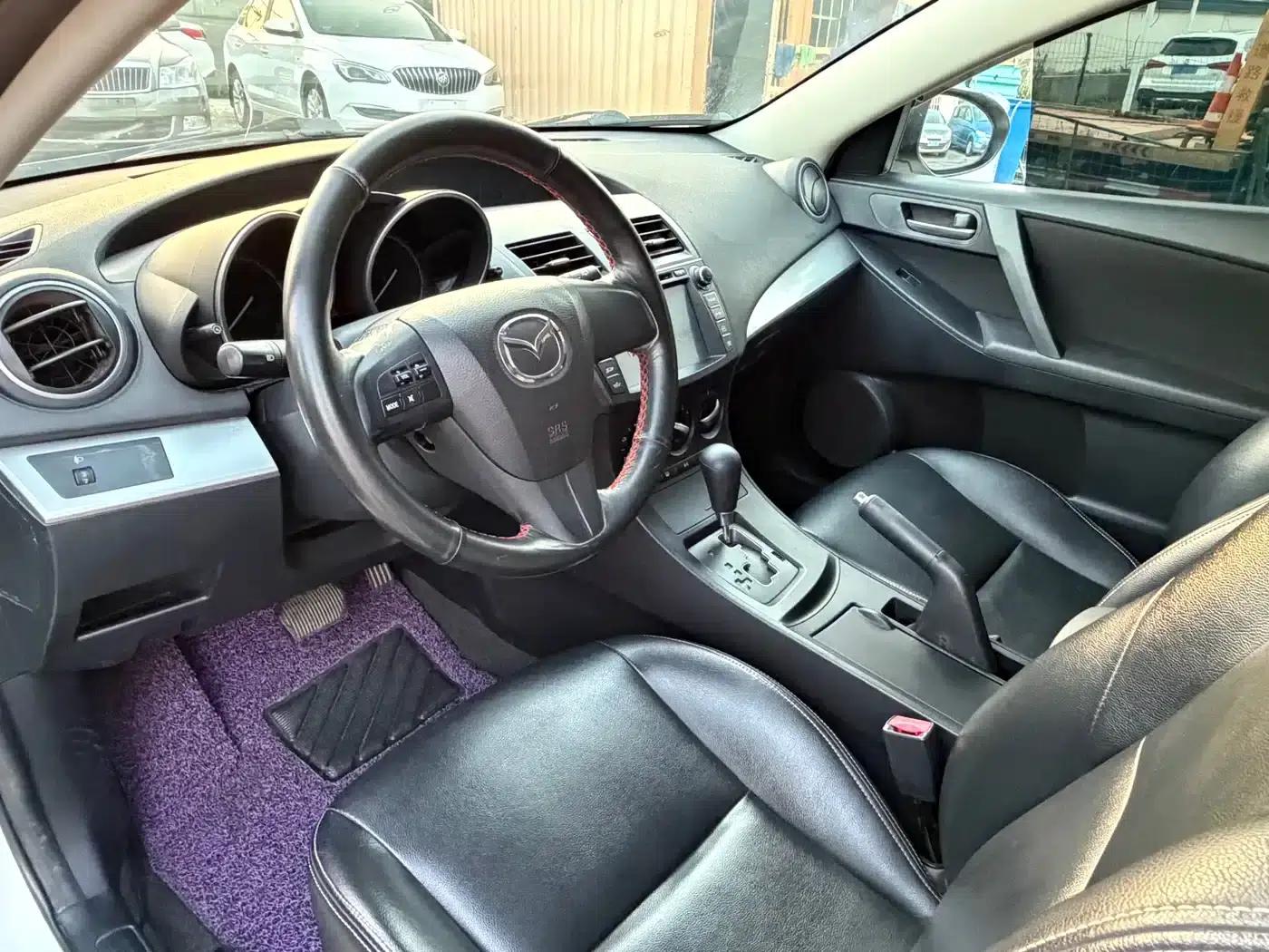 Mazda3 Axela 2013 Hatchback 1.6L Automatic Elite — миниатюра 8