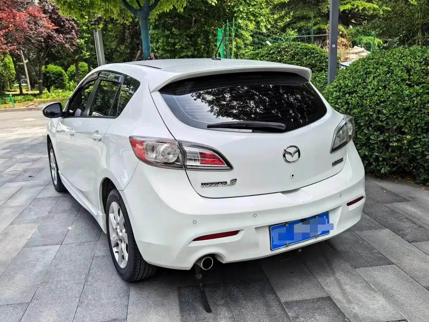 Mazda3 Axela 2012 Hatchback 2.0L Automatic Luxury — миниатюра 4