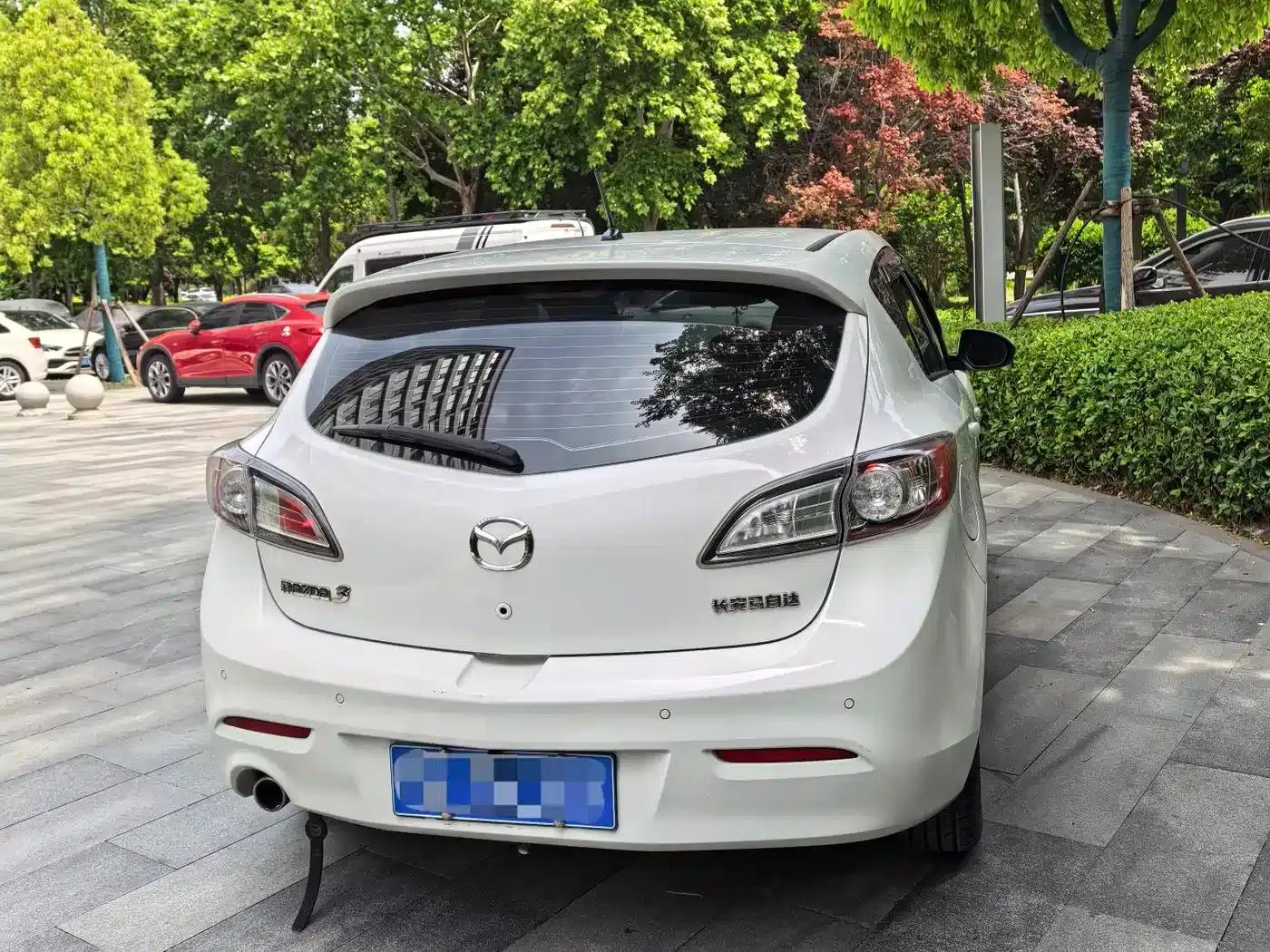 Mazda3 Axela 2012 Hatchback 2.0L Automatic Luxury — миниатюра 5