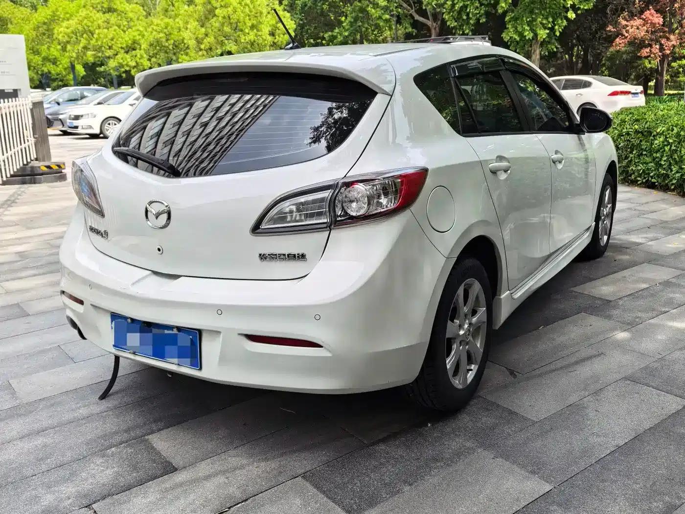 Mazda3 Axela 2012 Hatchback 2.0L Automatic Luxury — миниатюра 6