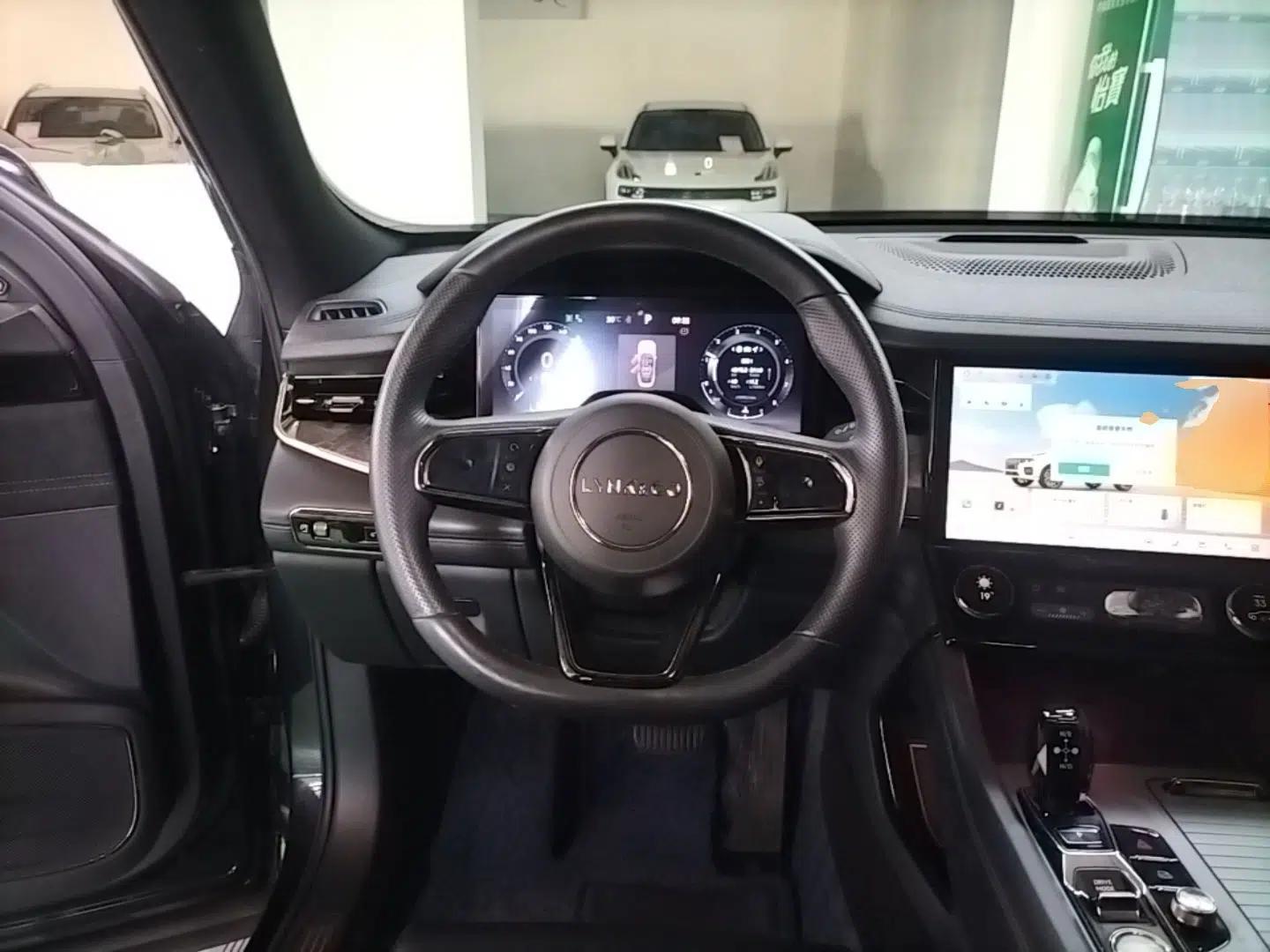 Lynk & Co 09 2021 2.0T Ultra Six-Seater — миниатюра 13