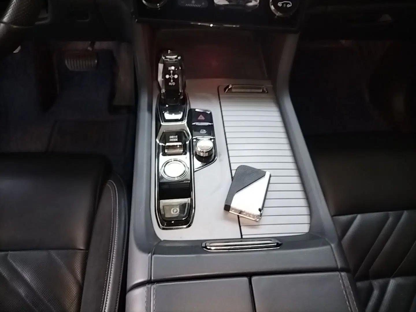 Lynk & Co 09 2021 2.0T Ultra Six-Seater — миниатюра 16