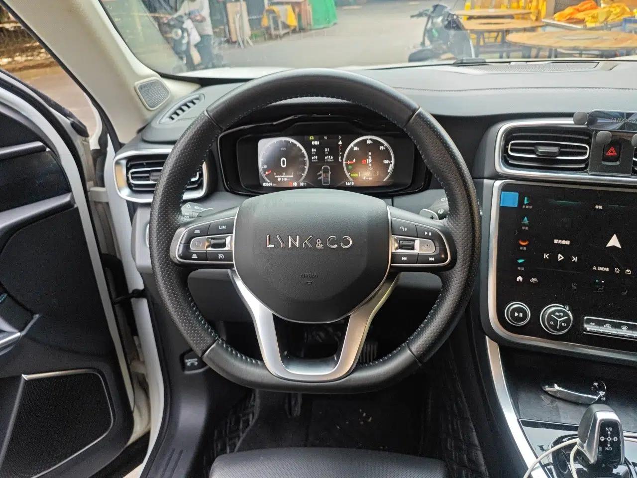 Lynk & Co 01 EM-P 2019 1.5T PHEV JingPro National VI — миниатюра 11