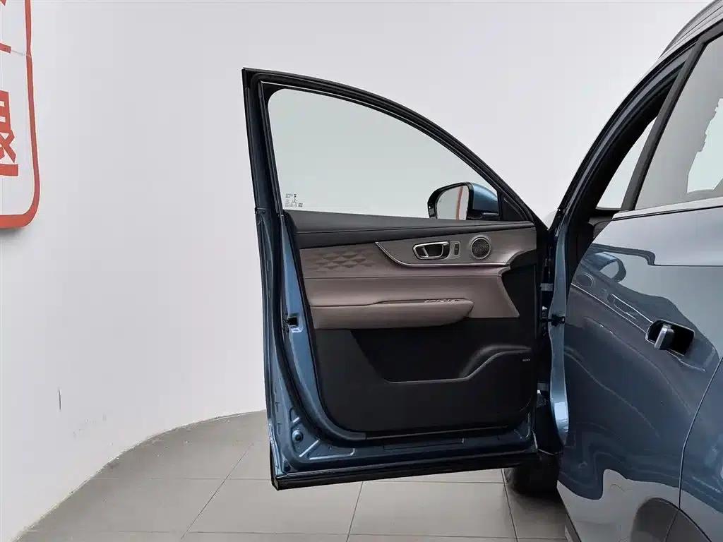 Chery Tiggo 8 PLUS C-DM 2025 1.5T 116km/h Premium 5-seater — миниатюра 8