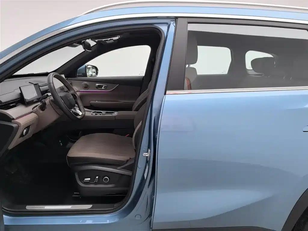 Chery Tiggo 8 PLUS C-DM 2025 1.5T 116km/h Premium 5-seater — миниатюра 10
