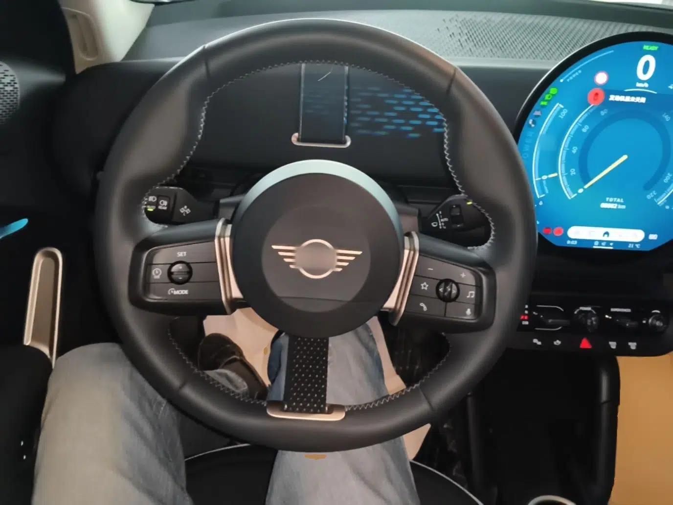 MINI Electric ACEMAN 2024 E Classic Edition — миниатюра 14