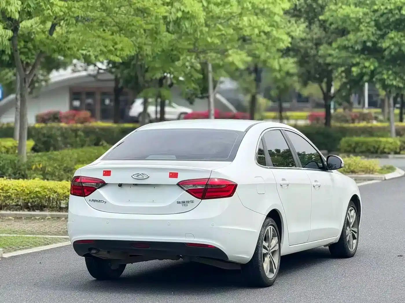 Chery Arrizo 7 2017 1.5T CVT Premium Edition — миниатюра 9