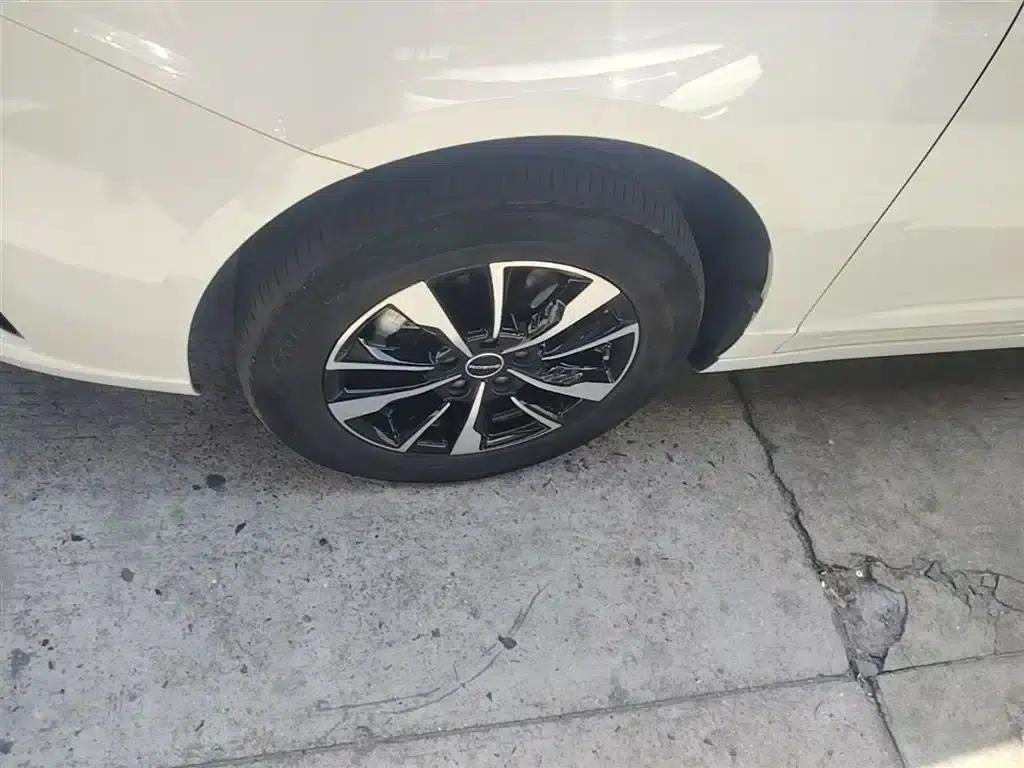Roewe Ei5 2021 500 Heartfelt Edition — миниатюра 23
