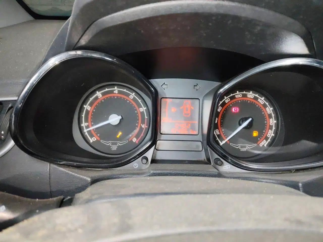 Chery Arrizo 3 2015 1.5L Manual Genuine Version — миниатюра 12