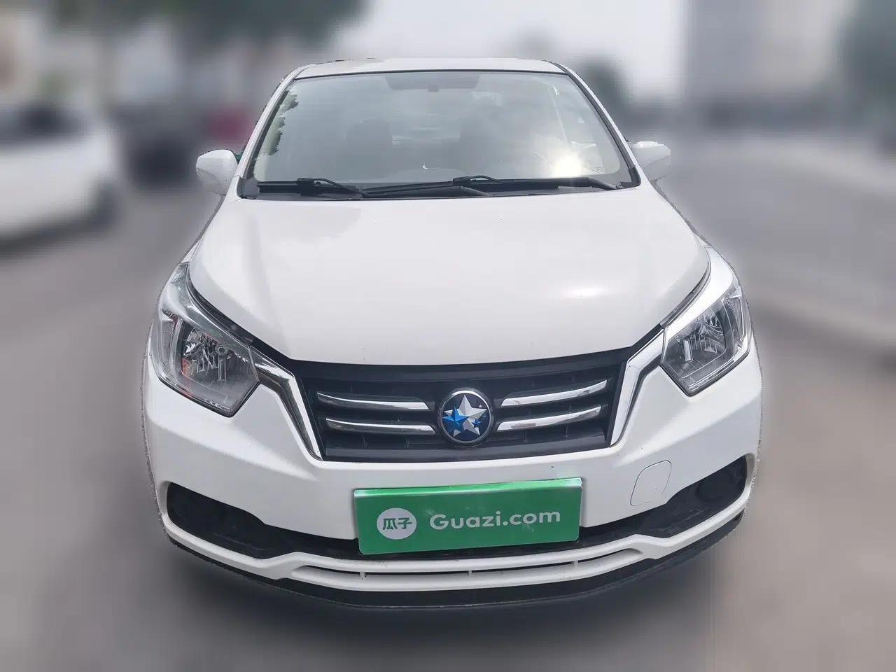 Venucia D50 2015 1.6L Manual Fashion Edition — миниатюра 2