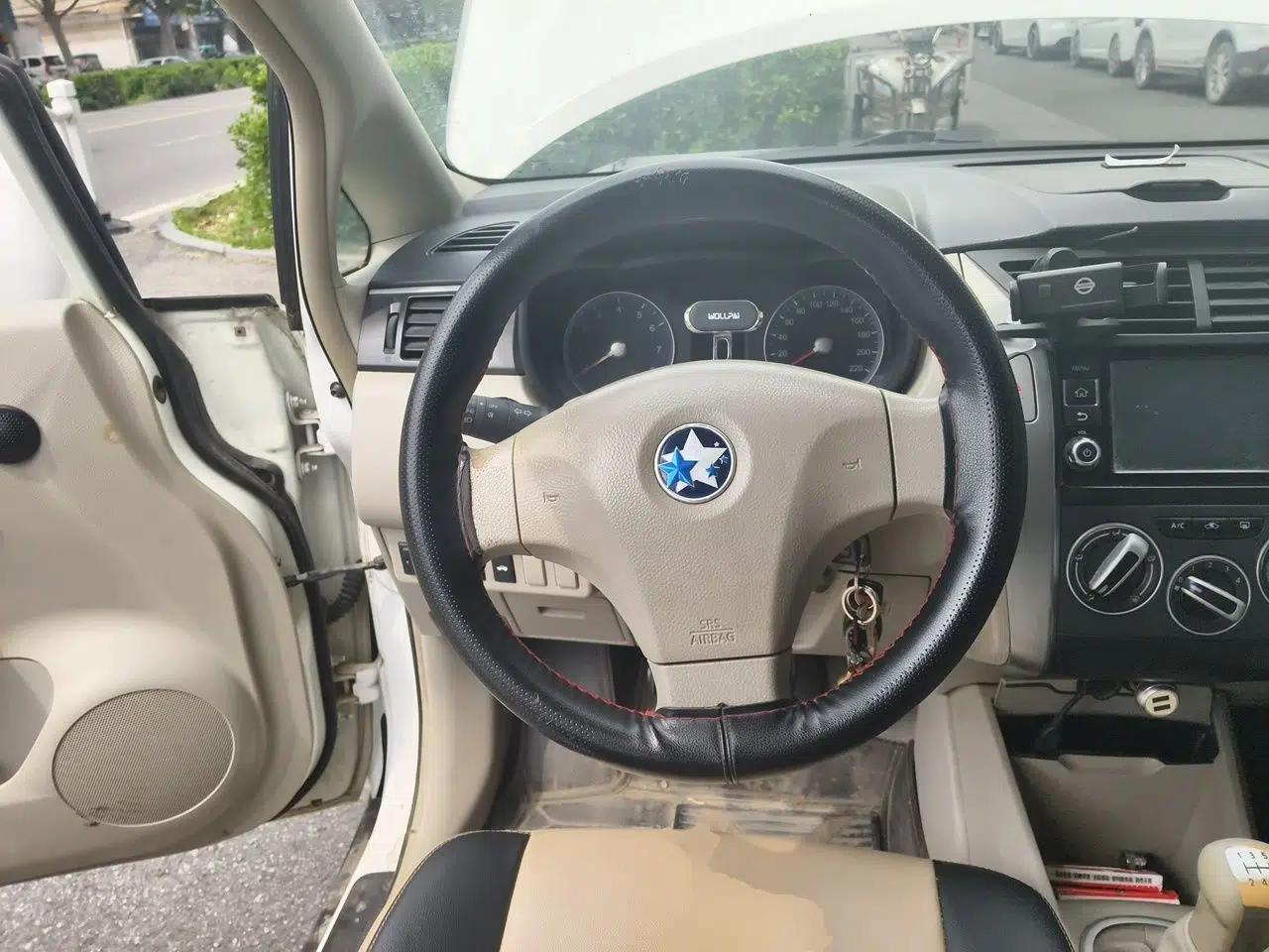 Venucia D50 2015 1.6L Manual Fashion Edition — миниатюра 11