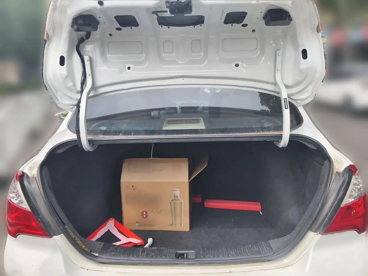 Venucia D50 2015 1.6L Manual Fashion Edition — миниатюра 20