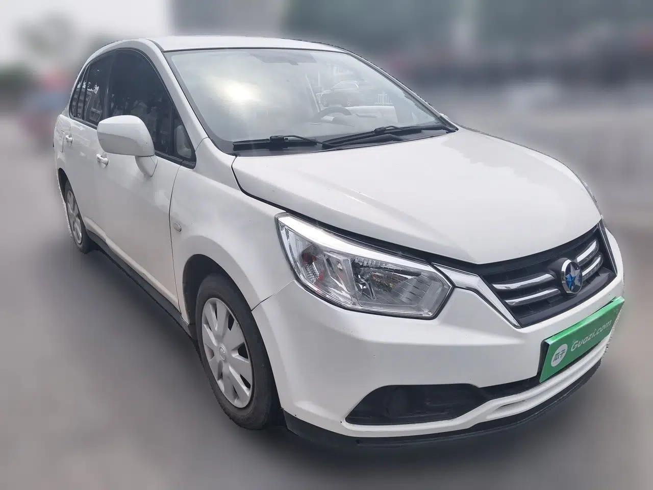 Venucia D50 2015 1.6L Manual Fashion Edition — миниатюра 3