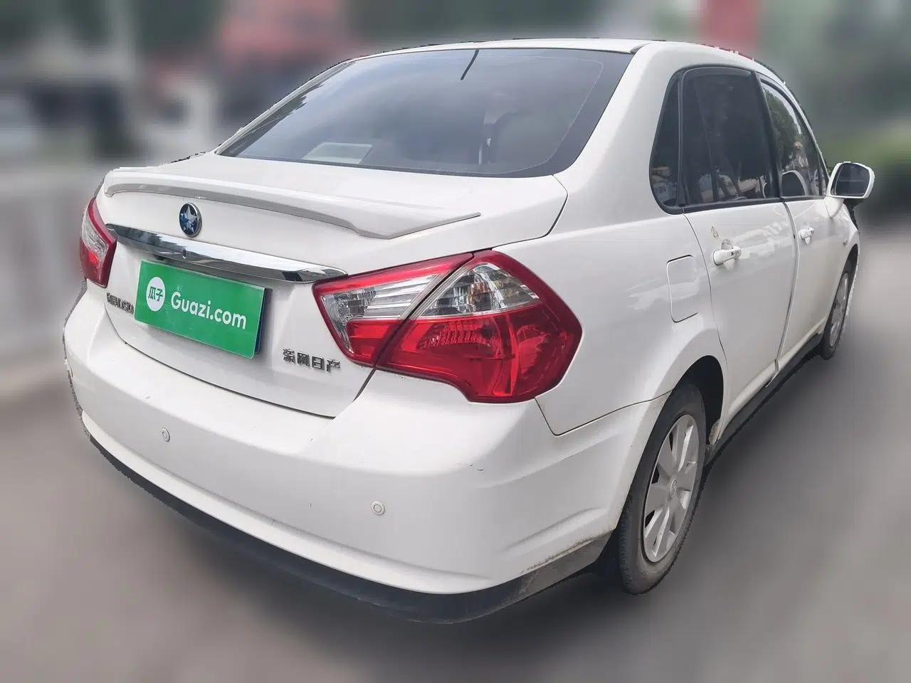 Venucia D50 2015 1.6L Manual Fashion Edition — миниатюра 6