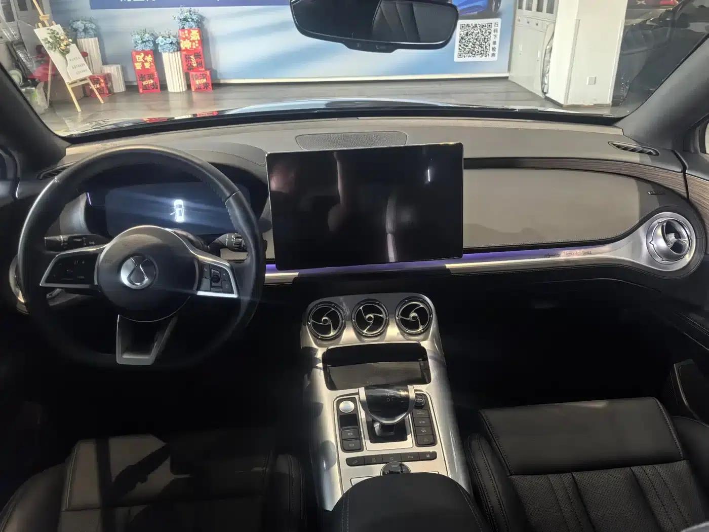 Denza X 2020 PHEV Classic Edition — миниатюра 5