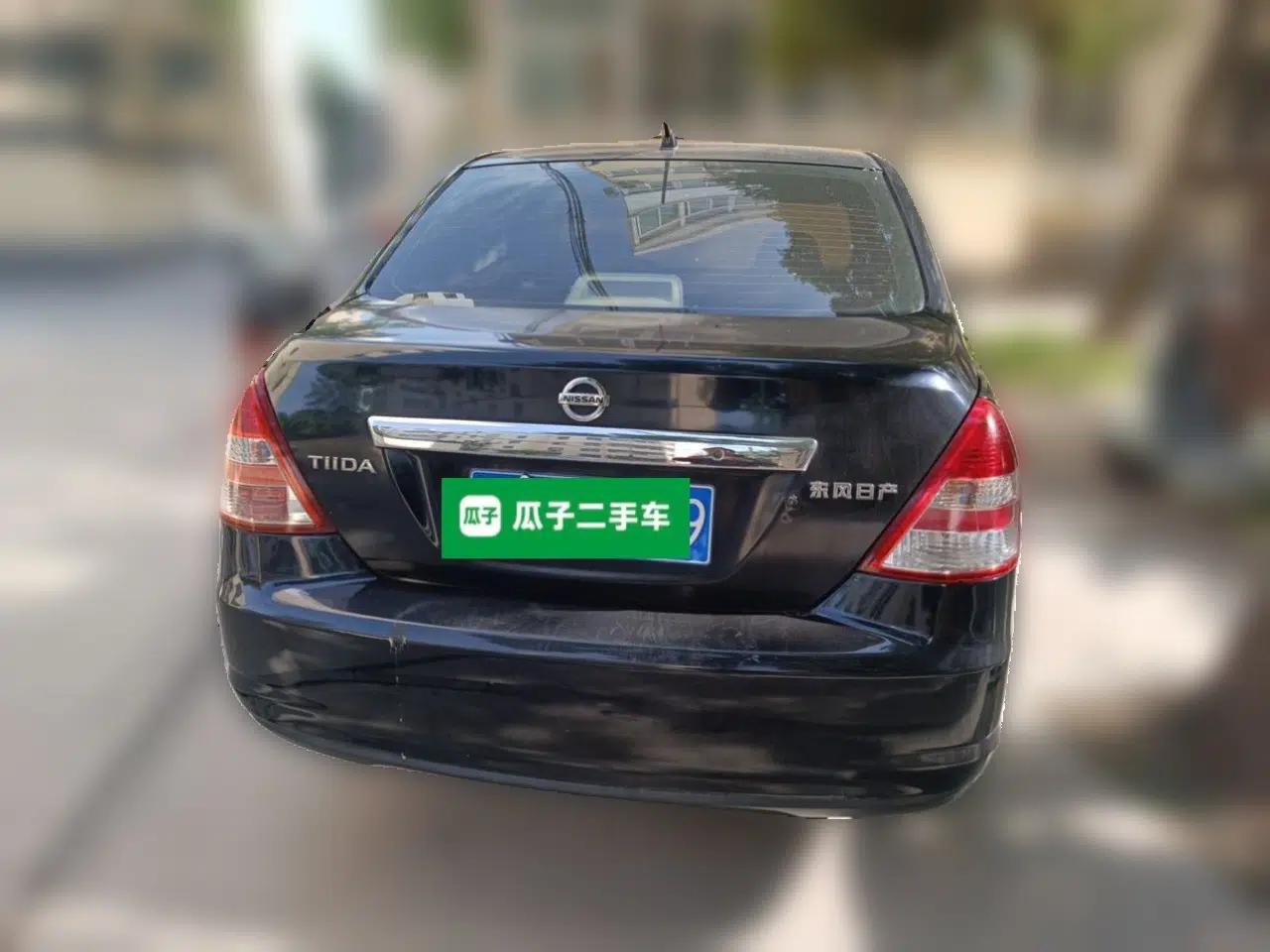 Nissan Tiida Sedan 2009 1.6L Automatic Tech Edition — миниатюра 5