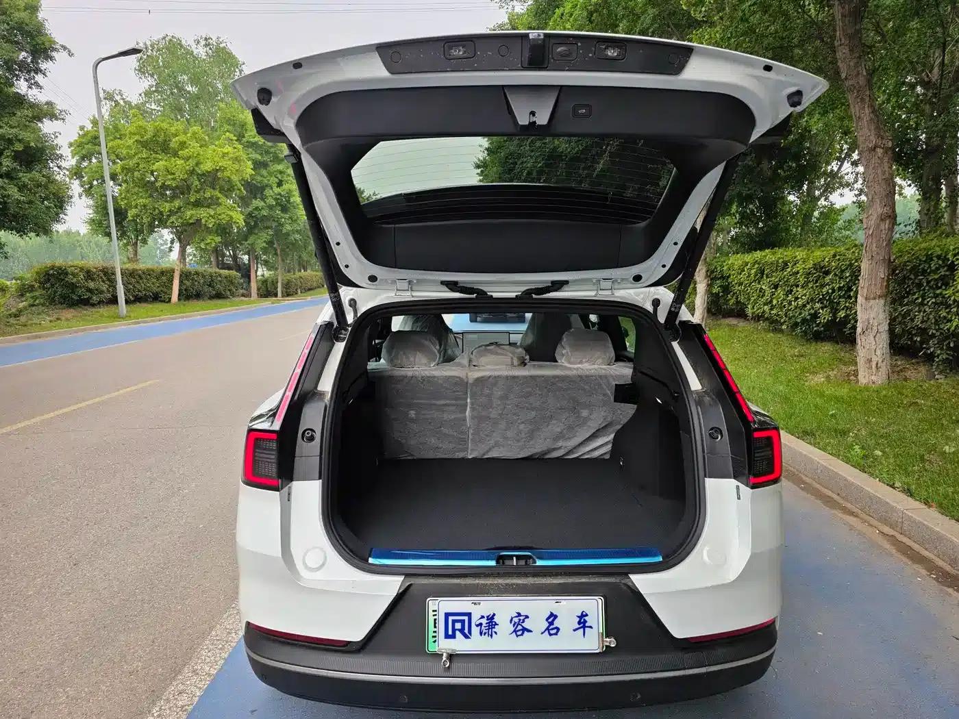 2026 Volvo XC70 Plug-in Hybrid, All-Wheel Drive, Long Range Core — миниатюра 14