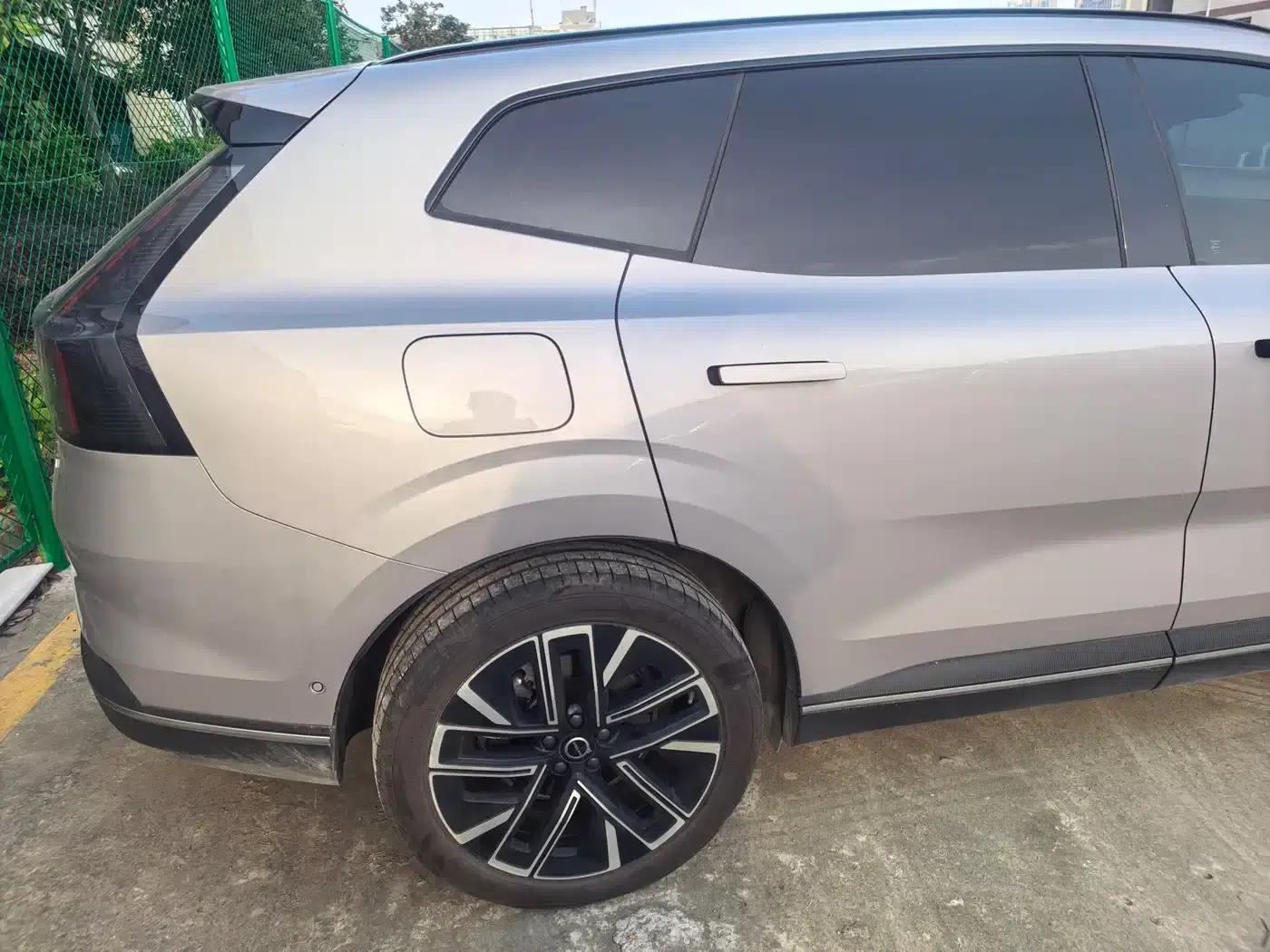 2026 Volvo XC70 Plug-in Hybrid, All-Wheel Drive, Extended Range Plus — миниатюра 10