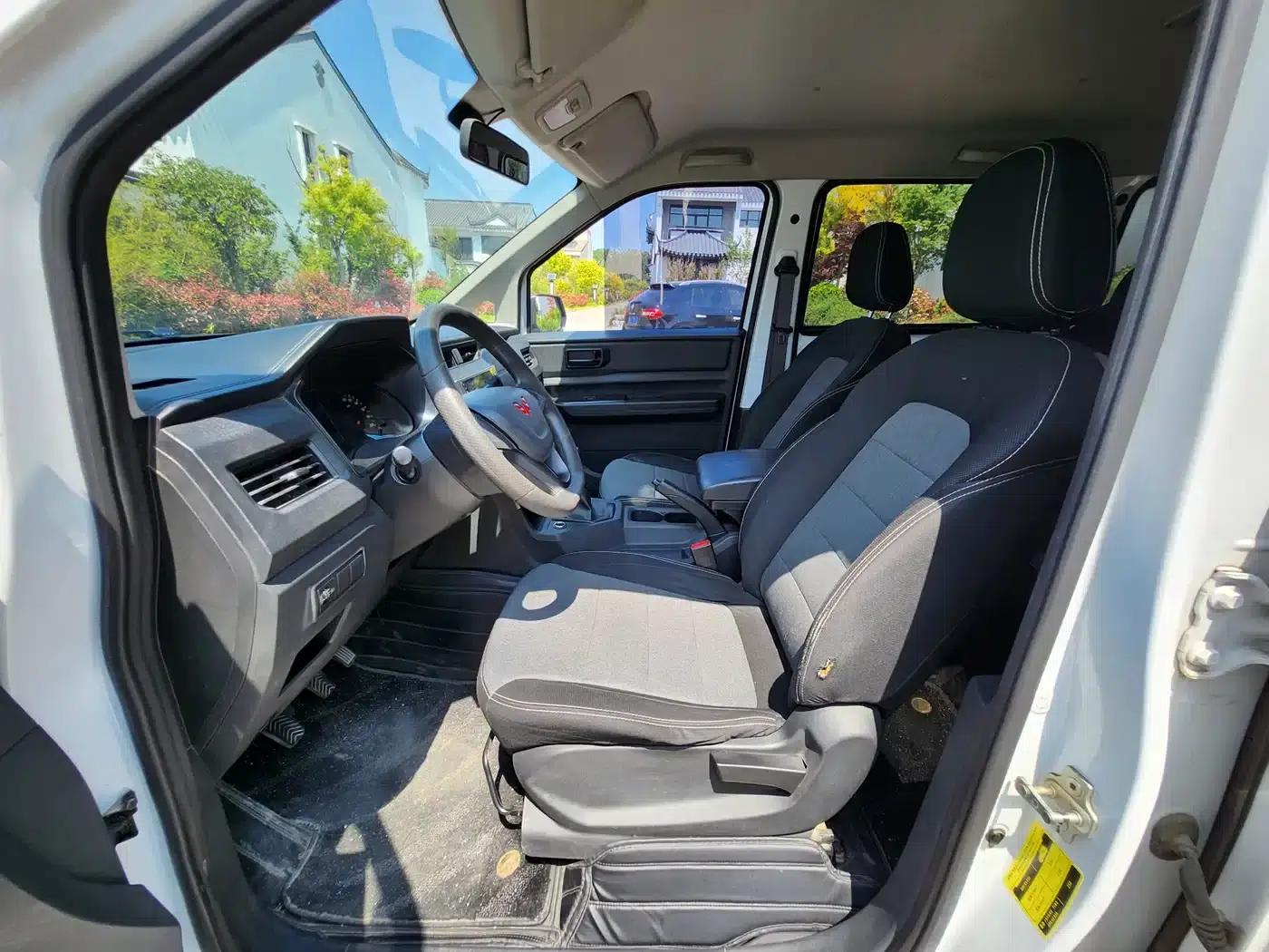 Wuling Hongguang PLUS 2020 1.5L Manual Standard 5-Seater — миниатюра 5