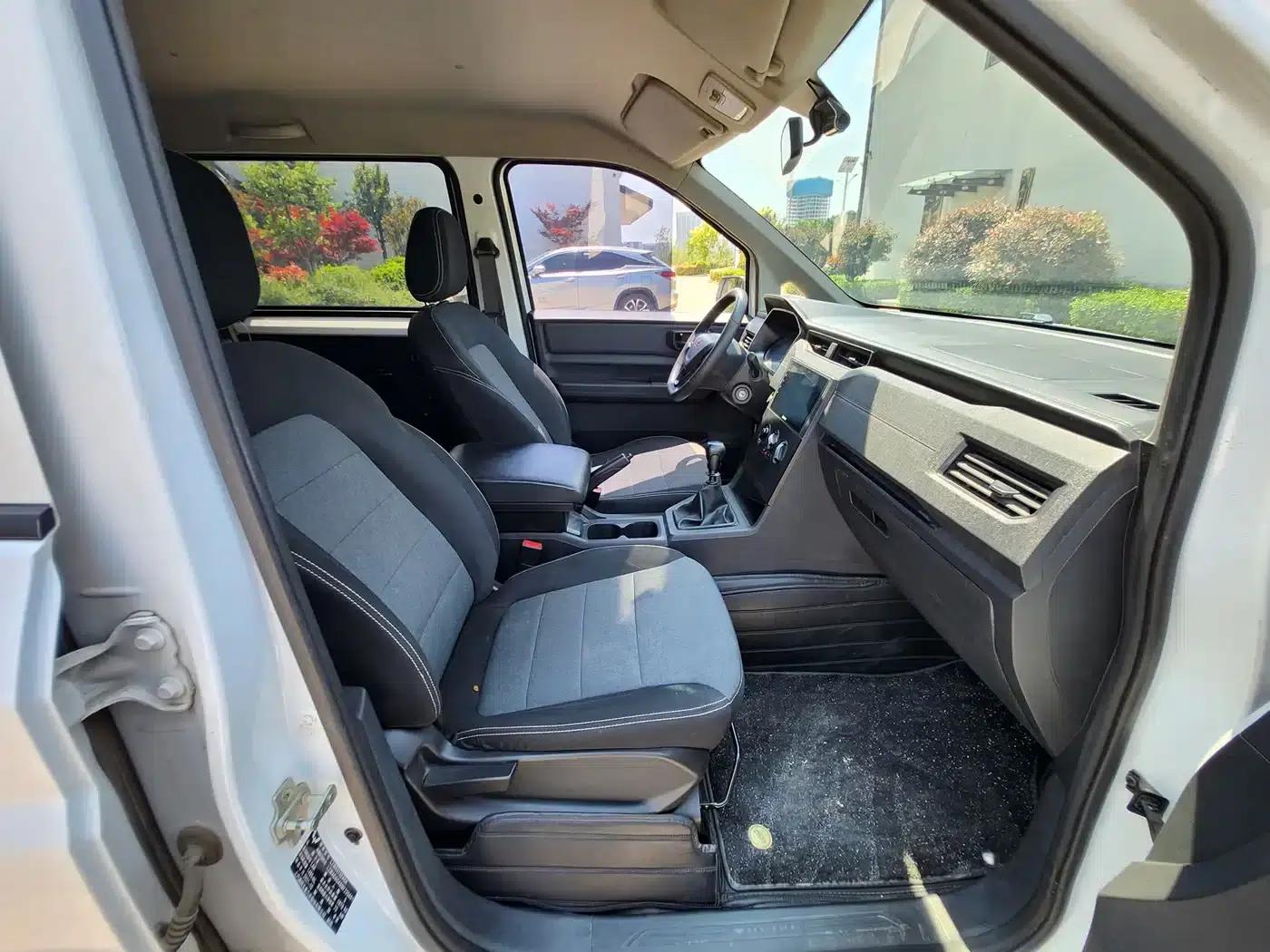 Wuling Hongguang PLUS 2020 1.5L Manual Standard 5-Seater — миниатюра 10