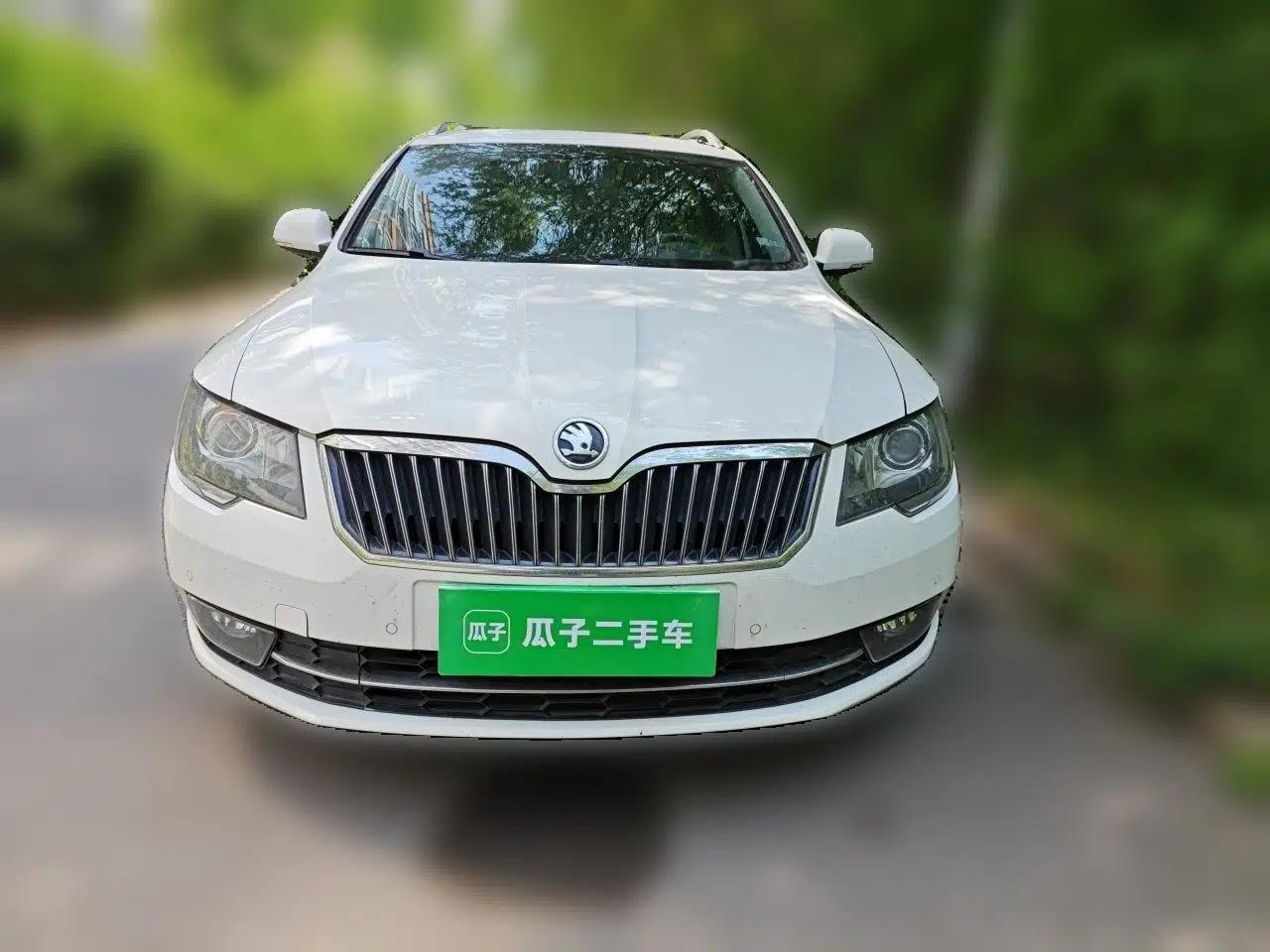 Skoda Superb Combi 2014 2.0 TSI L&K Limited Edition — миниатюра 2