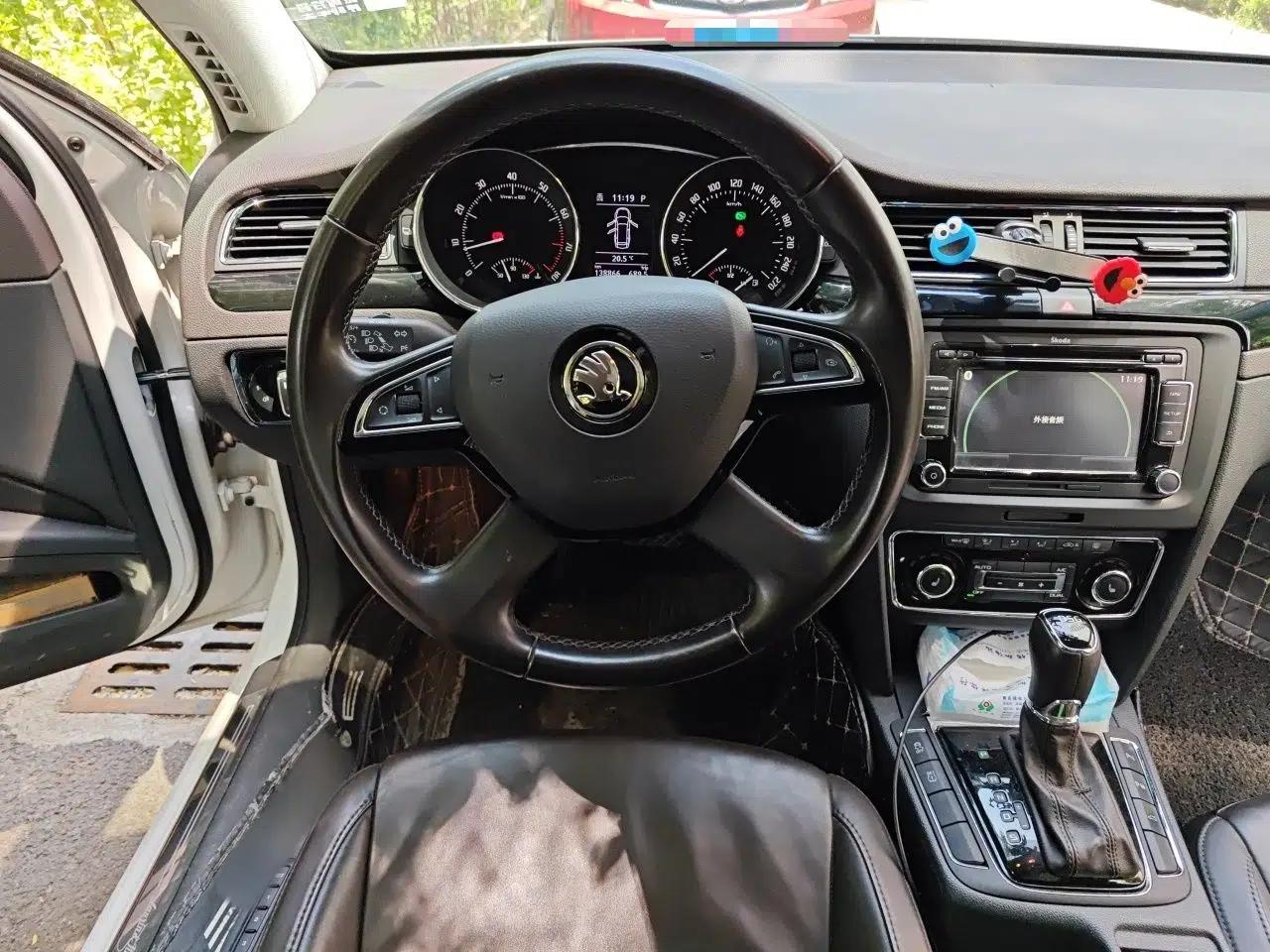 Skoda Superb Combi 2014 2.0 TSI L&K Limited Edition — миниатюра 11