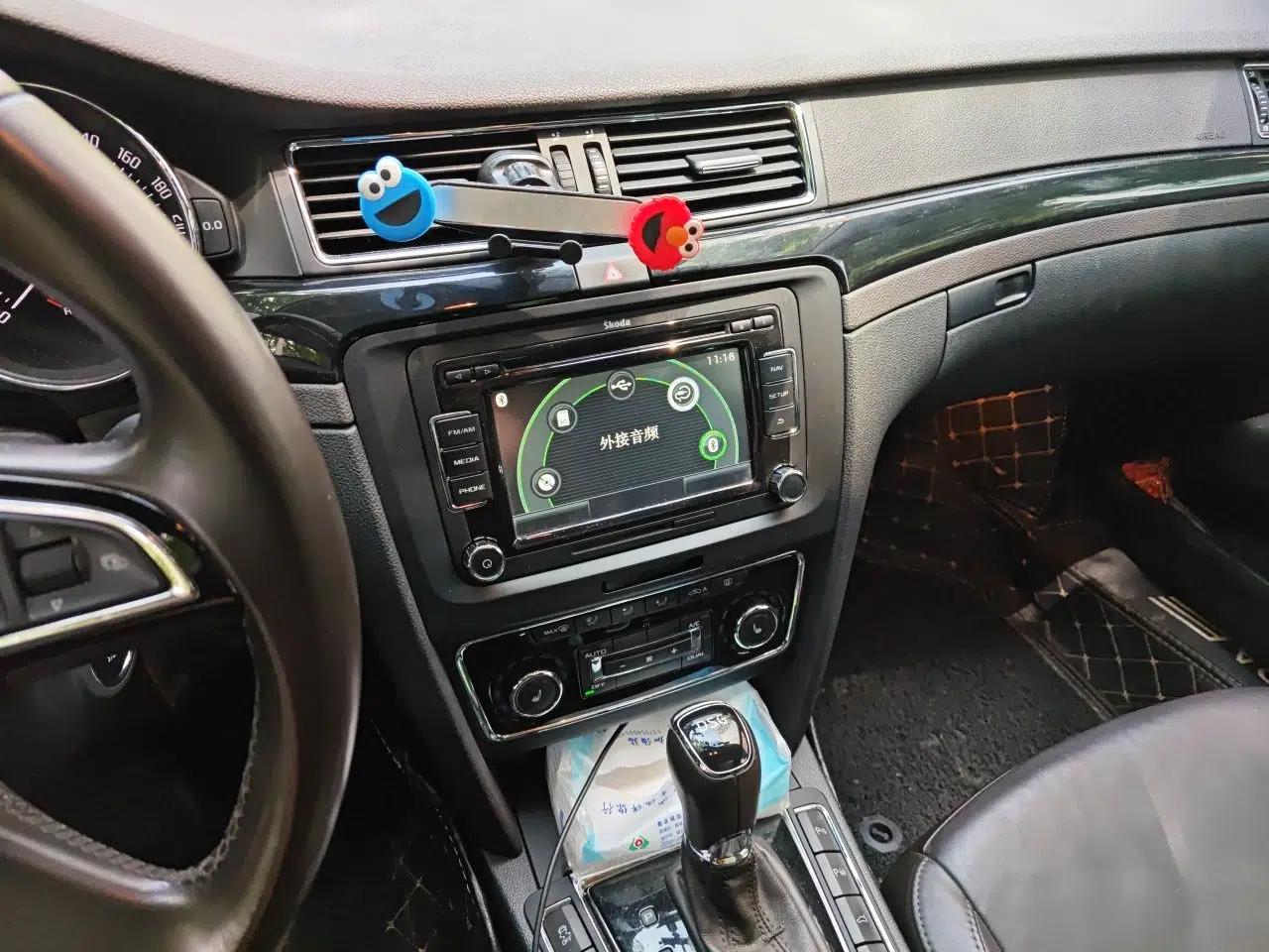 Skoda Superb Combi 2014 2.0 TSI L&K Limited Edition — миниатюра 14
